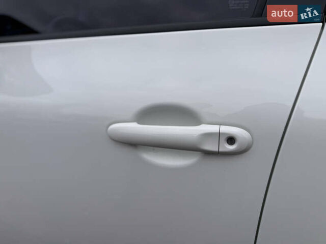 Білий Ніссан Жук, об'ємом двигуна 1.6 л та пробігом 61 тис. км за 14000 $, фото 25 на Automoto.ua