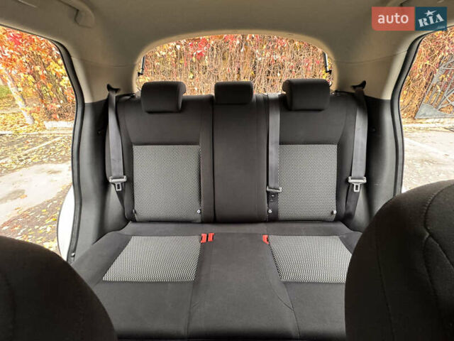 Білий Ніссан Жук, об'ємом двигуна 1.6 л та пробігом 61 тис. км за 14000 $, фото 58 на Automoto.ua