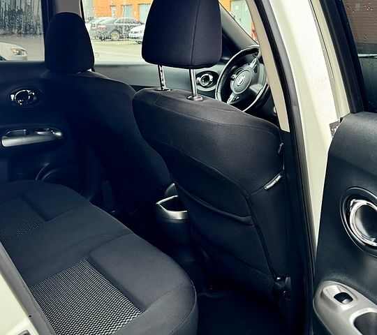 Белый Ниссан Жук, объемом двигателя 1.6 л и пробегом 126 тыс. км за 12500 $, фото 8 на Automoto.ua