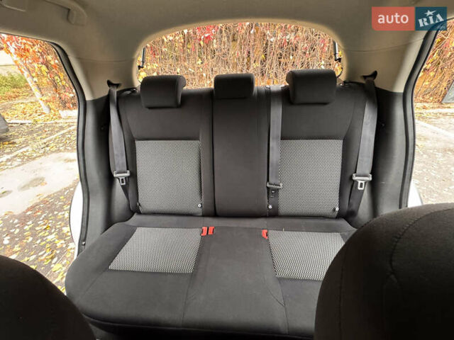 Білий Ніссан Жук, об'ємом двигуна 1.6 л та пробігом 61 тис. км за 14000 $, фото 52 на Automoto.ua
