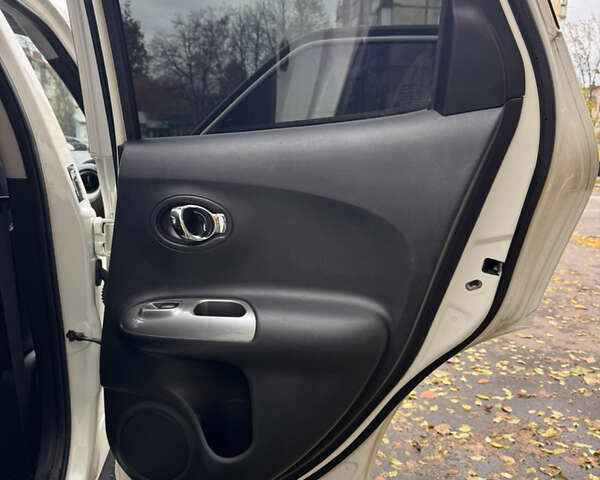 Білий Ніссан Жук, об'ємом двигуна 1.6 л та пробігом 61 тис. км за 14000 $, фото 69 на Automoto.ua