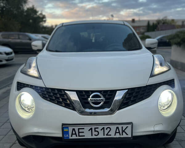 Белый Ниссан Жук, объемом двигателя 1.6 л и пробегом 94 тыс. км за 12700 $, фото 1 на Automoto.ua