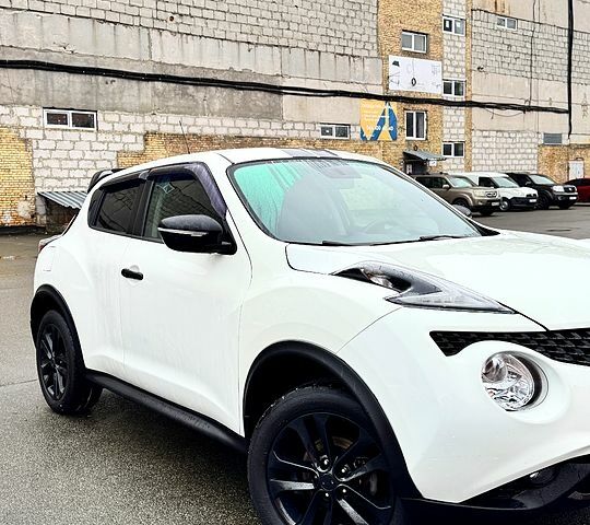Белый Ниссан Жук, объемом двигателя 1.6 л и пробегом 126 тыс. км за 12500 $, фото 6 на Automoto.ua