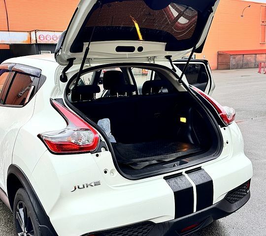 Белый Ниссан Жук, объемом двигателя 1.6 л и пробегом 126 тыс. км за 12500 $, фото 10 на Automoto.ua