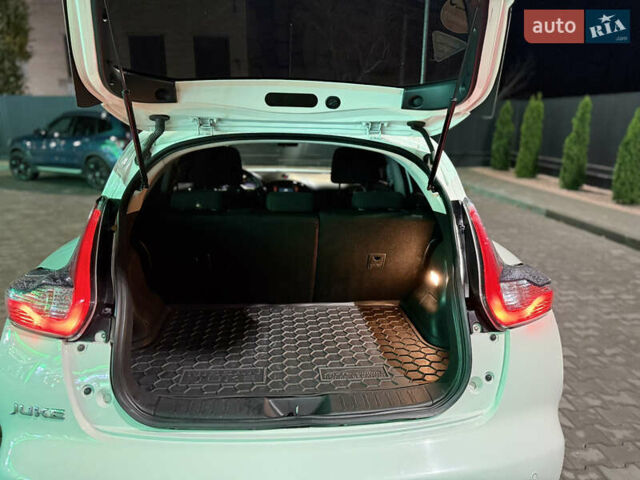 Белый Ниссан Жук, объемом двигателя 1.6 л и пробегом 130 тыс. км за 14300 $, фото 11 на Automoto.ua