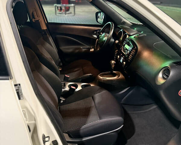 Белый Ниссан Жук, объемом двигателя 1.6 л и пробегом 130 тыс. км за 14300 $, фото 7 на Automoto.ua