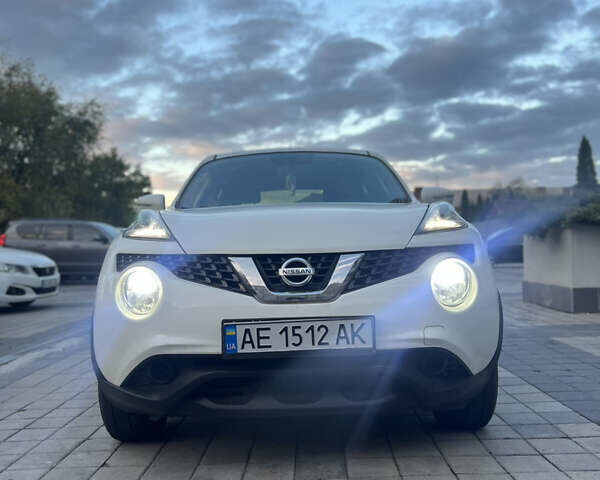 Белый Ниссан Жук, объемом двигателя 1.6 л и пробегом 94 тыс. км за 12700 $, фото 2 на Automoto.ua