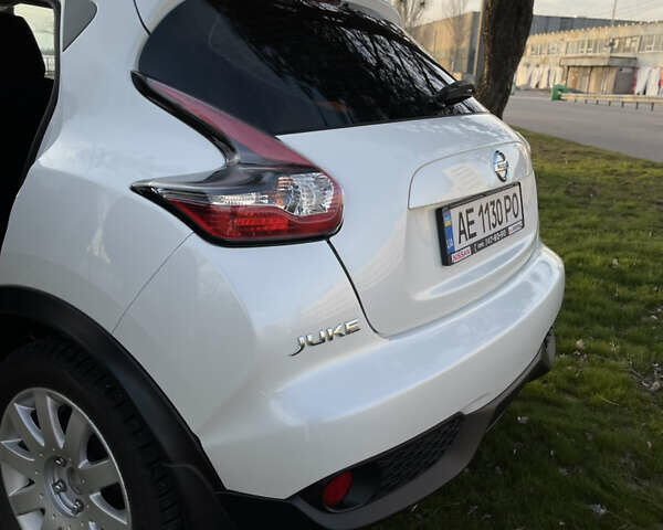 Белый Ниссан Жук, объемом двигателя 1.6 л и пробегом 44 тыс. км за 15750 $, фото 31 на Automoto.ua