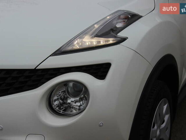 Белый Ниссан Жук, объемом двигателя 1.6 л и пробегом 72 тыс. км за 13999 $, фото 13 на Automoto.ua