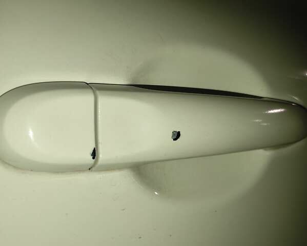 Белый Ниссан Жук, объемом двигателя 1.6 л и пробегом 52 тыс. км за 14400 $, фото 16 на Automoto.ua