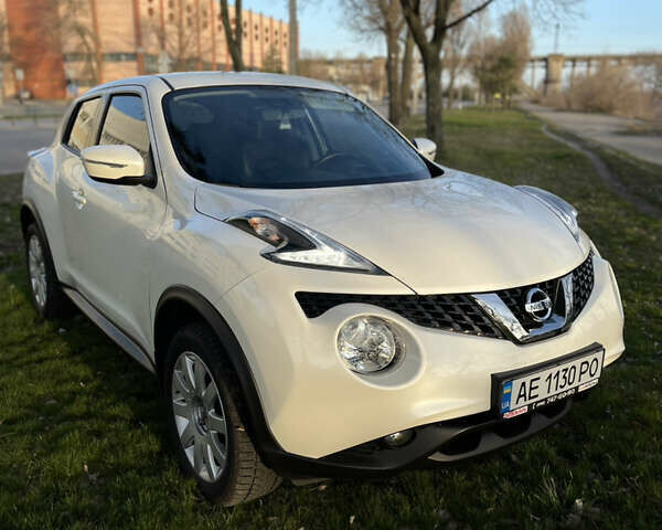 Белый Ниссан Жук, объемом двигателя 1.6 л и пробегом 44 тыс. км за 15750 $, фото 1 на Automoto.ua