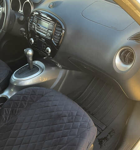 Белый Ниссан Жук, объемом двигателя 1.6 л и пробегом 81 тыс. км за 13200 $, фото 15 на Automoto.ua