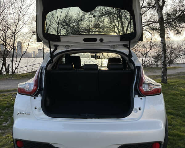 Белый Ниссан Жук, объемом двигателя 1.6 л и пробегом 44 тыс. км за 15750 $, фото 34 на Automoto.ua