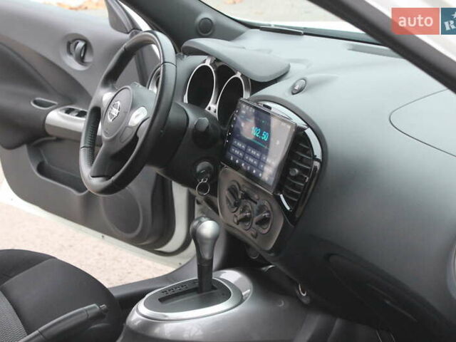 Белый Ниссан Жук, объемом двигателя 1.6 л и пробегом 72 тыс. км за 13999 $, фото 27 на Automoto.ua