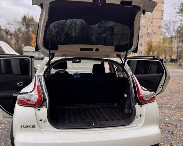 Білий Ніссан Жук, об'ємом двигуна 1.6 л та пробігом 61 тис. км за 14000 $, фото 66 на Automoto.ua