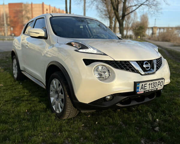 Белый Ниссан Жук, объемом двигателя 1.6 л и пробегом 44 тыс. км за 15750 $, фото 3 на Automoto.ua