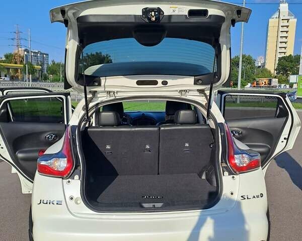 Белый Ниссан Жук, объемом двигателя 1.62 л и пробегом 92 тыс. км за 14000 $, фото 10 на Automoto.ua