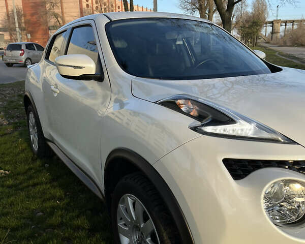 Белый Ниссан Жук, объемом двигателя 1.6 л и пробегом 44 тыс. км за 15750 $, фото 4 на Automoto.ua