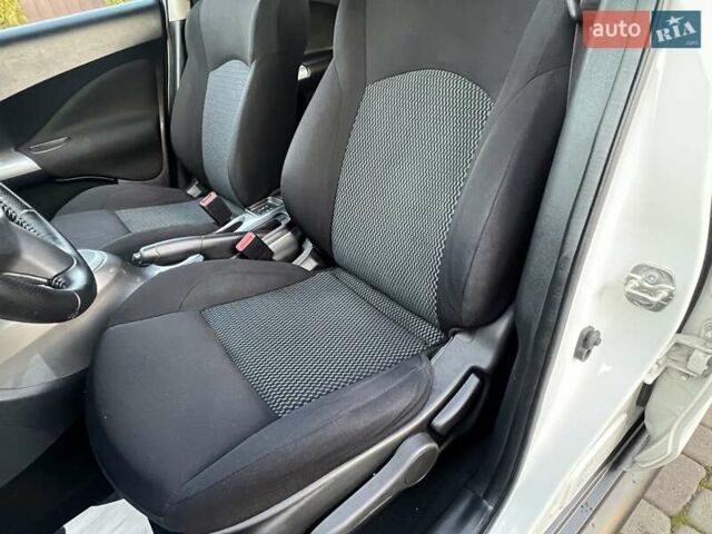 Білий Ніссан Жук, об'ємом двигуна 1.6 л та пробігом 38 тис. км за 15650 $, фото 101 на Automoto.ua