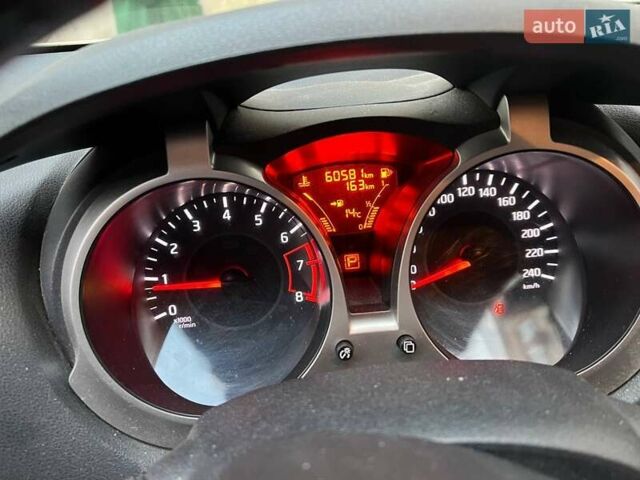 Белый Ниссан Жук, объемом двигателя 1.6 л и пробегом 61 тыс. км за 14500 $, фото 12 на Automoto.ua