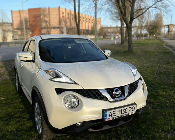 Белый Ниссан Жук, объемом двигателя 1.6 л и пробегом 44 тыс. км за 15750 $, фото 2 на Automoto.ua