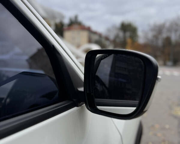 Білий Ніссан Жук, об'ємом двигуна 1.6 л та пробігом 61 тис. км за 14000 $, фото 41 на Automoto.ua