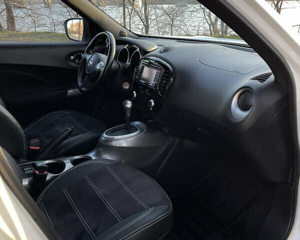 Белый Ниссан Жук, объемом двигателя 1.6 л и пробегом 44 тыс. км за 15750 $, фото 24 на Automoto.ua