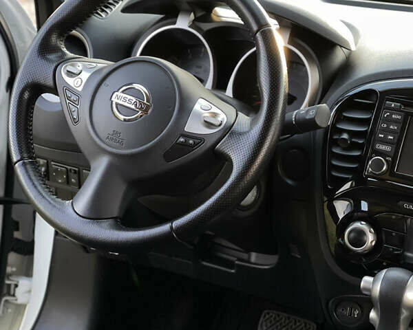 Белый Ниссан Жук, объемом двигателя 1.6 л и пробегом 44 тыс. км за 15750 $, фото 11 на Automoto.ua