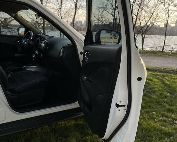 Белый Ниссан Жук, объемом двигателя 1.6 л и пробегом 44 тыс. км за 15750 $, фото 36 на Automoto.ua