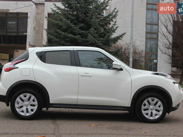 Белый Ниссан Жук, объемом двигателя 1.6 л и пробегом 72 тыс. км за 13999 $, фото 6 на Automoto.ua