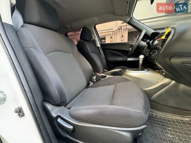 Белый Ниссан Жук, объемом двигателя 1.6 л и пробегом 65 тыс. км за 12000 $, фото 22 на Automoto.ua