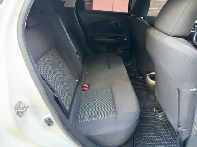 Белый Ниссан Жук, объемом двигателя 1.6 л и пробегом 65 тыс. км за 12000 $, фото 19 на Automoto.ua