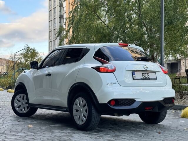 Белый Ниссан Жук, объемом двигателя 1.6 л и пробегом 65 тыс. км за 12000 $, фото 6 на Automoto.ua