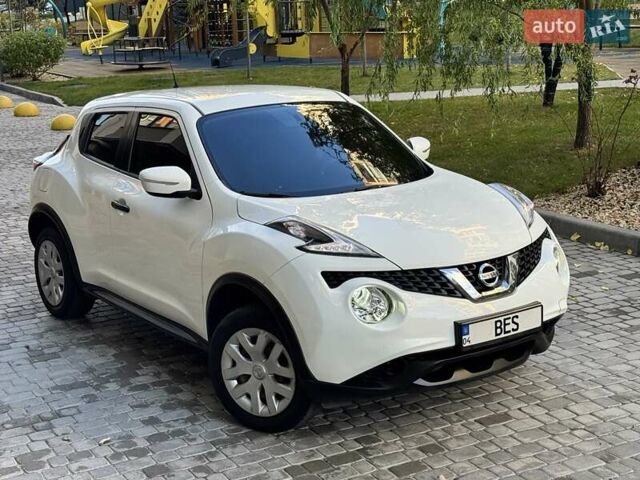 Белый Ниссан Жук, объемом двигателя 1.6 л и пробегом 65 тыс. км за 12000 $, фото 6 на Automoto.ua