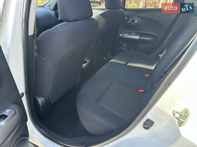 Белый Ниссан Жук, объемом двигателя 1.6 л и пробегом 90 тыс. км за 14500 $, фото 28 на Automoto.ua