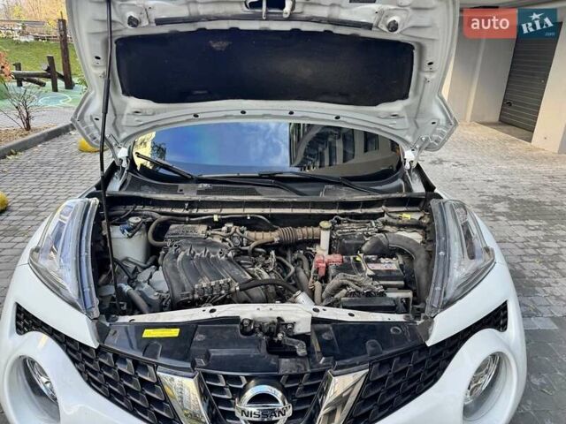 Белый Ниссан Жук, объемом двигателя 1.6 л и пробегом 65 тыс. км за 12000 $, фото 29 на Automoto.ua