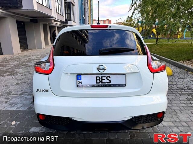 Белый Ниссан Жук, объемом двигателя 1.6 л и пробегом 65 тыс. км за 12000 $, фото 3 на Automoto.ua