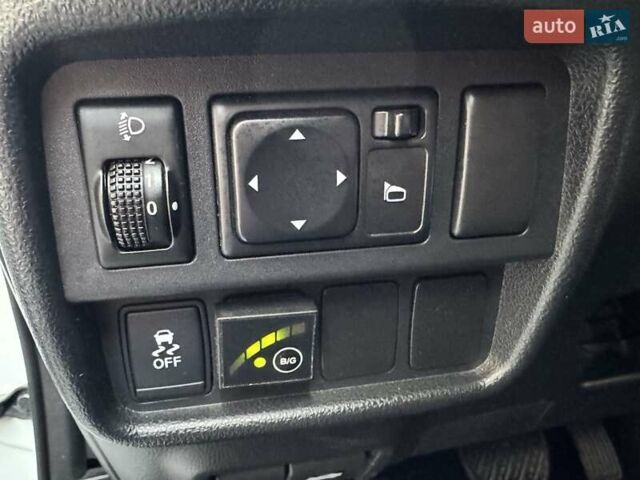 Белый Ниссан Жук, объемом двигателя 1.6 л и пробегом 65 тыс. км за 12000 $, фото 16 на Automoto.ua