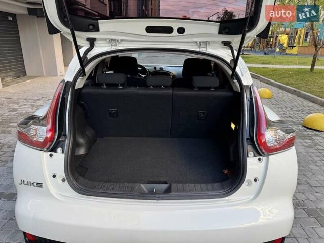 Белый Ниссан Жук, объемом двигателя 1.6 л и пробегом 65 тыс. км за 12000 $, фото 30 на Automoto.ua