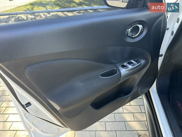 Белый Ниссан Жук, объемом двигателя 1.6 л и пробегом 90 тыс. км за 14500 $, фото 27 на Automoto.ua