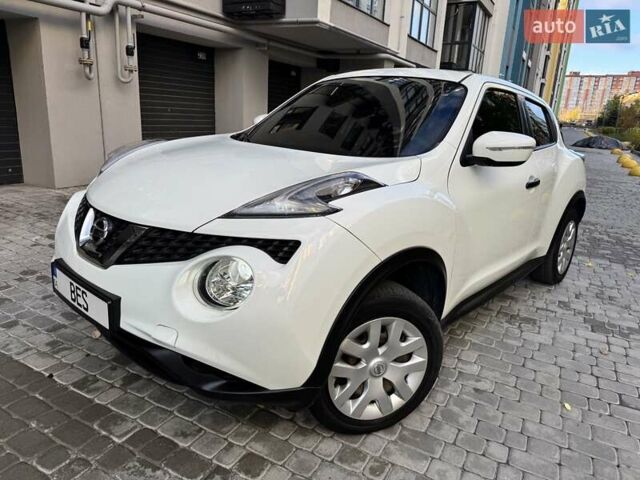 Белый Ниссан Жук, объемом двигателя 1.6 л и пробегом 65 тыс. км за 12000 $, фото 2 на Automoto.ua