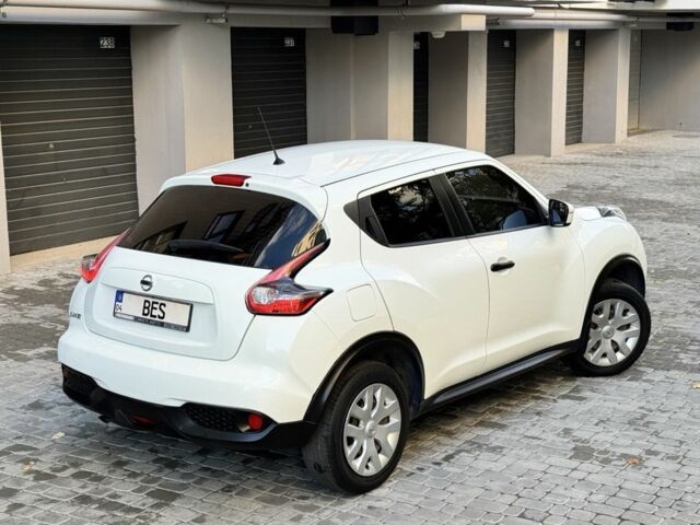 Белый Ниссан Жук, объемом двигателя 1.6 л и пробегом 65 тыс. км за 12000 $, фото 9 на Automoto.ua