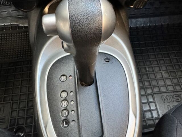 Белый Ниссан Жук, объемом двигателя 1.6 л и пробегом 65 тыс. км за 12000 $, фото 17 на Automoto.ua