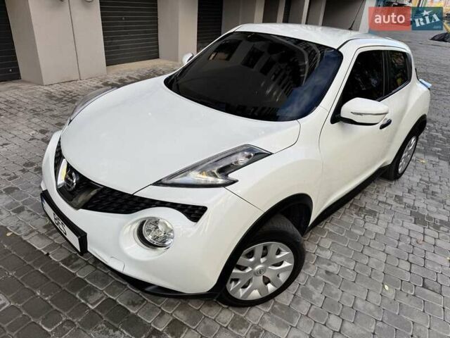Белый Ниссан Жук, объемом двигателя 1.6 л и пробегом 65 тыс. км за 12000 $, фото 1 на Automoto.ua