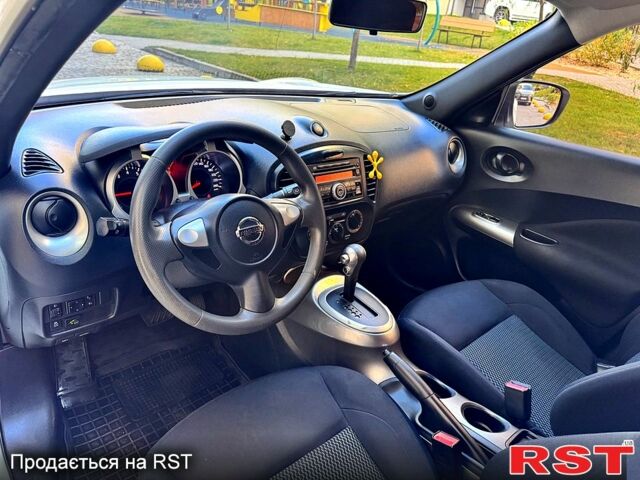 Белый Ниссан Жук, объемом двигателя 1.6 л и пробегом 65 тыс. км за 12000 $, фото 13 на Automoto.ua