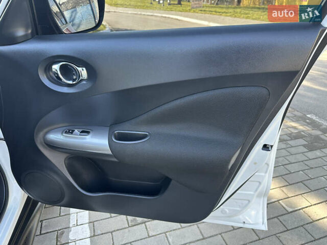 Белый Ниссан Жук, объемом двигателя 1.6 л и пробегом 90 тыс. км за 14500 $, фото 30 на Automoto.ua