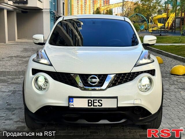 Белый Ниссан Жук, объемом двигателя 1.6 л и пробегом 65 тыс. км за 12000 $, фото 1 на Automoto.ua