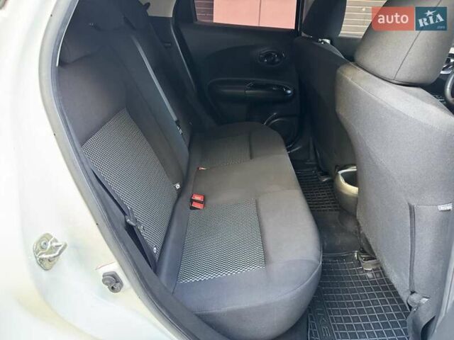 Белый Ниссан Жук, объемом двигателя 1.6 л и пробегом 65 тыс. км за 12000 $, фото 23 на Automoto.ua