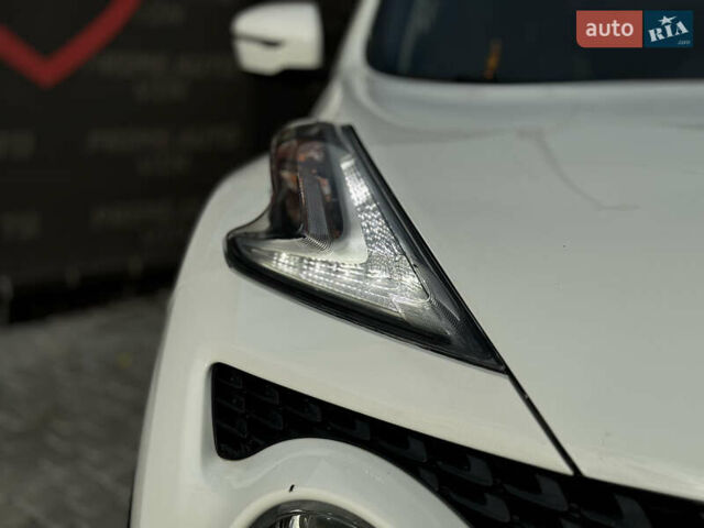 Білий Ніссан Жук, об'ємом двигуна 1.6 л та пробігом 92 тис. км за 13500 $, фото 10 на Automoto.ua