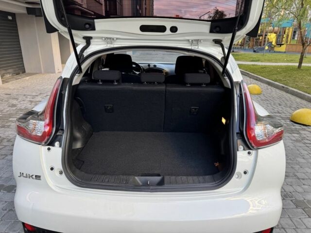 Белый Ниссан Жук, объемом двигателя 1.6 л и пробегом 65 тыс. км за 12000 $, фото 21 на Automoto.ua